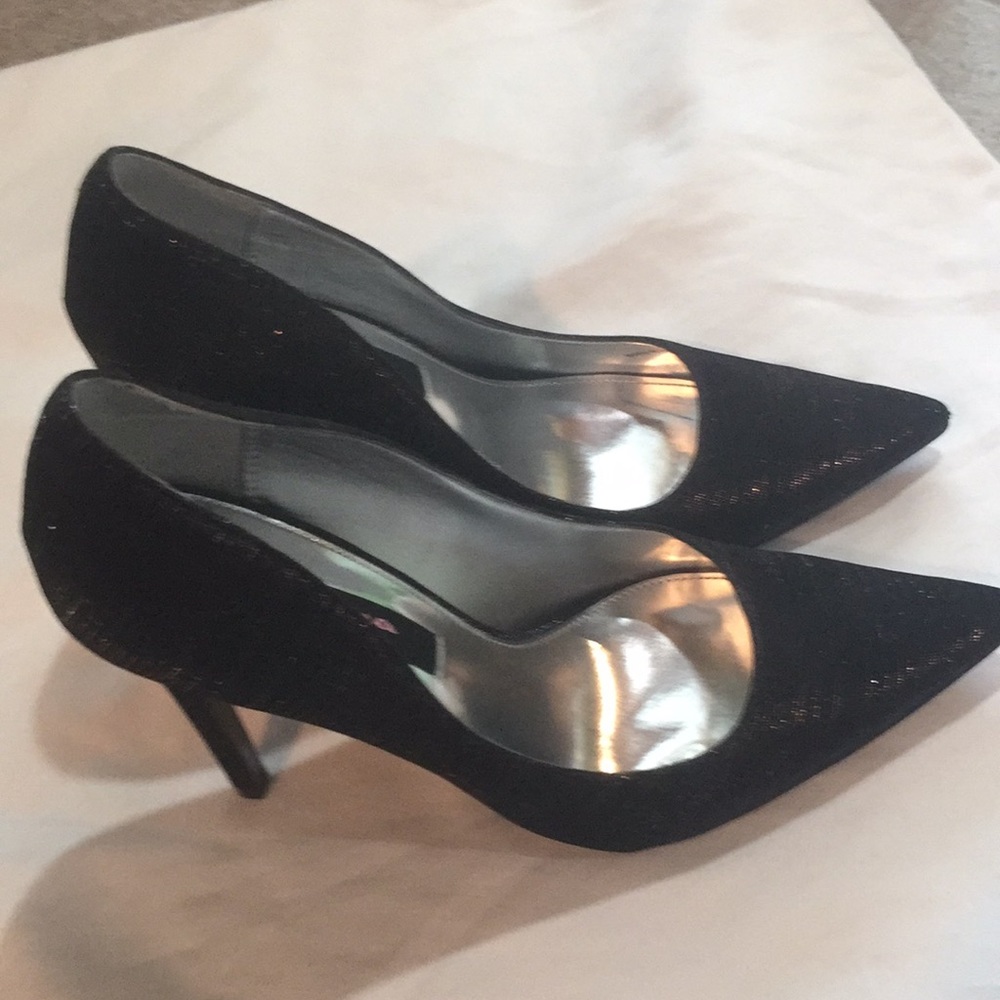 heels - Picture 2 of 8